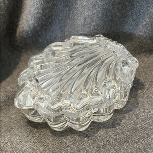 Gotham Crystal Chantilly Shell Trinket Box